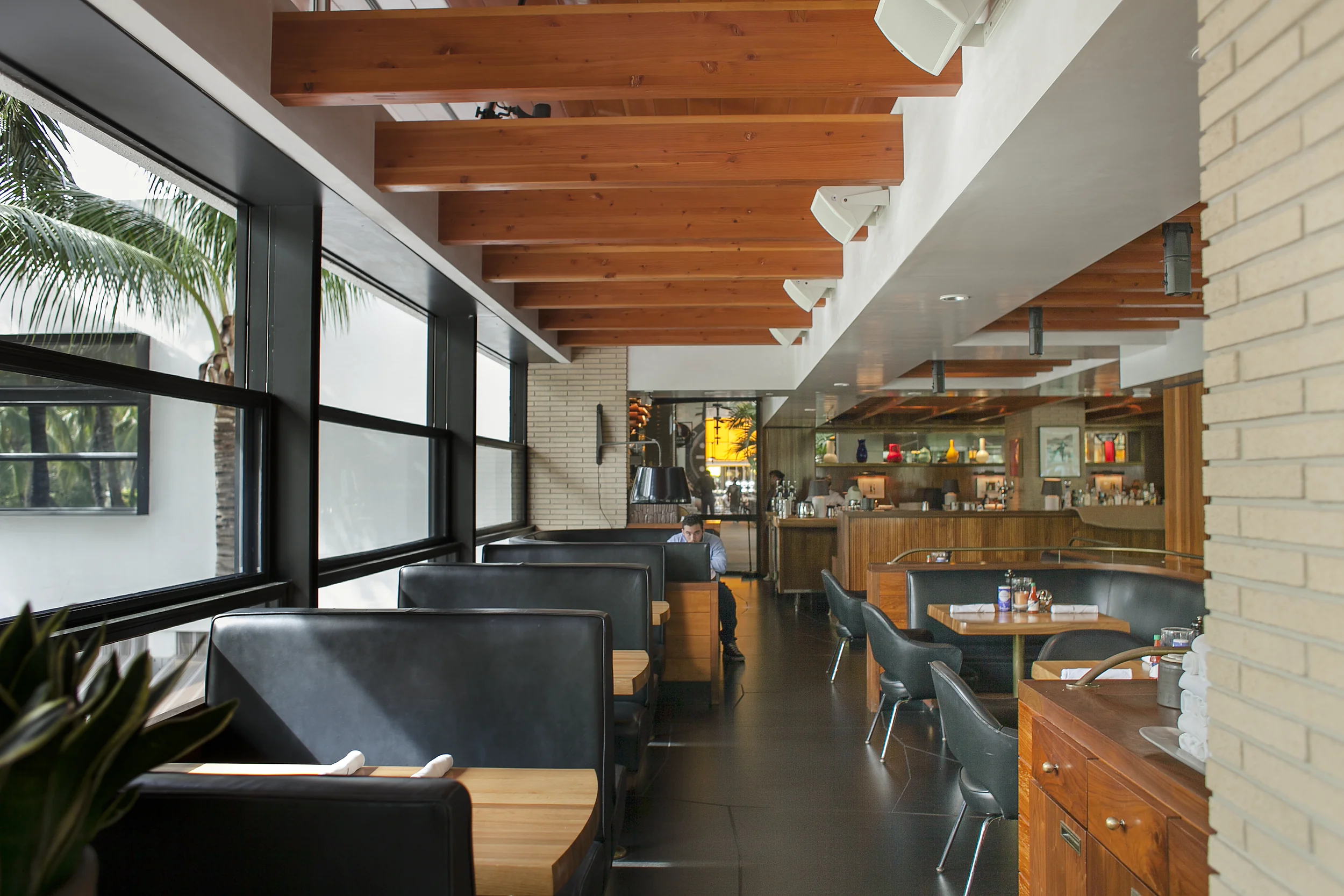 Bal Harbour Grill, photograph 7 of 9